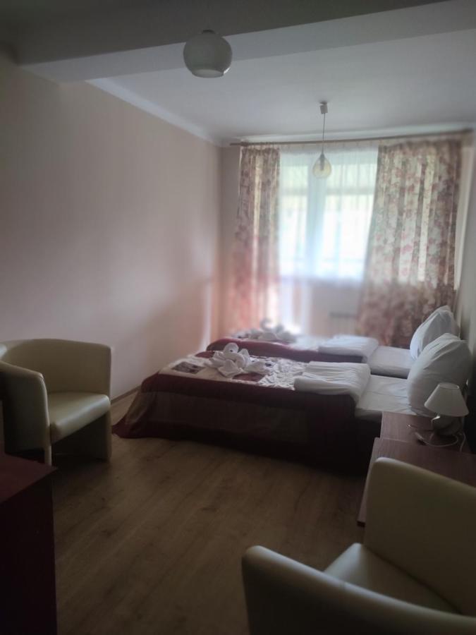 Zajazd U Kmity Postołów Exterior foto