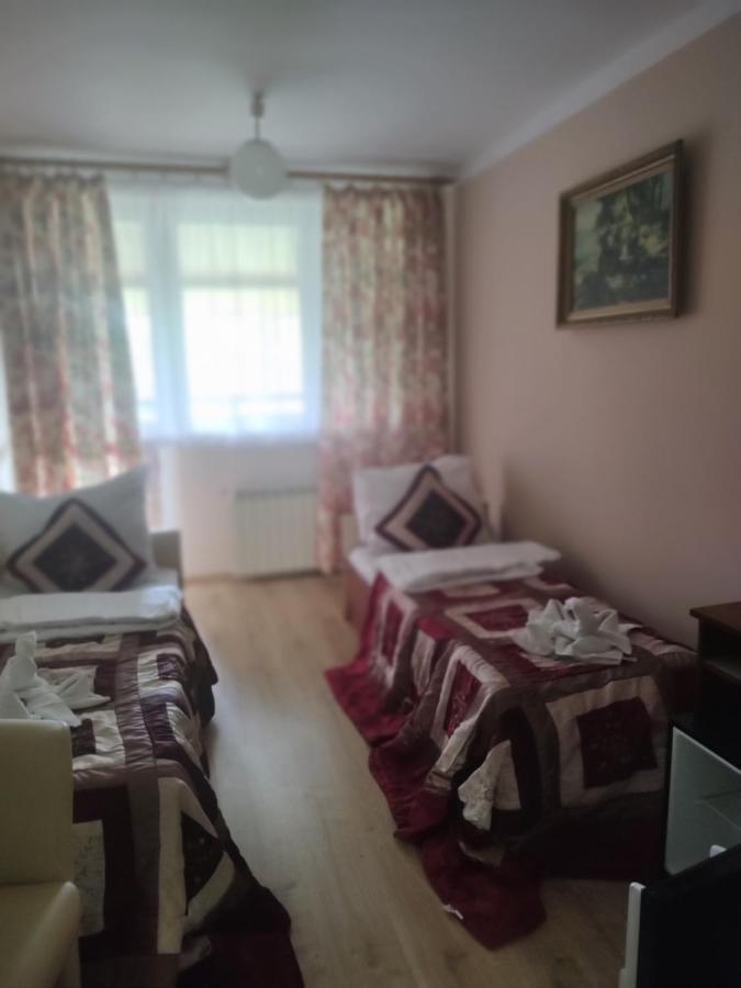 Zajazd U Kmity Postołów Exterior foto
